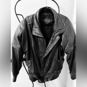 Unisex Black Vintage 1986 Saxony Genuine soft leather belted cycle jacket. SZ 44